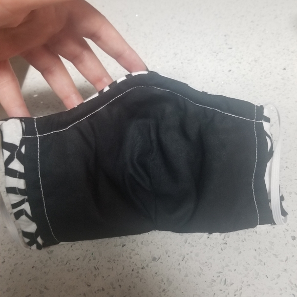 2 for 22 cotton mask with pocket and nose wire - Picture 2 of 4